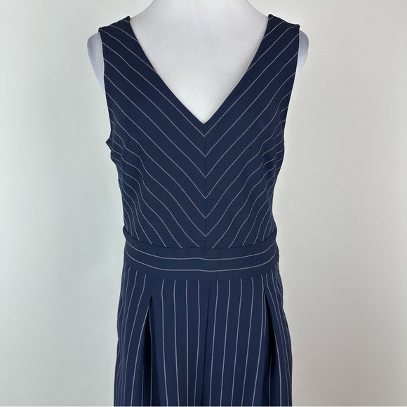 1901 Navy White Pinstriped Cropped Jumpsuit Tie Back Size 10 - Picture 3 of 13